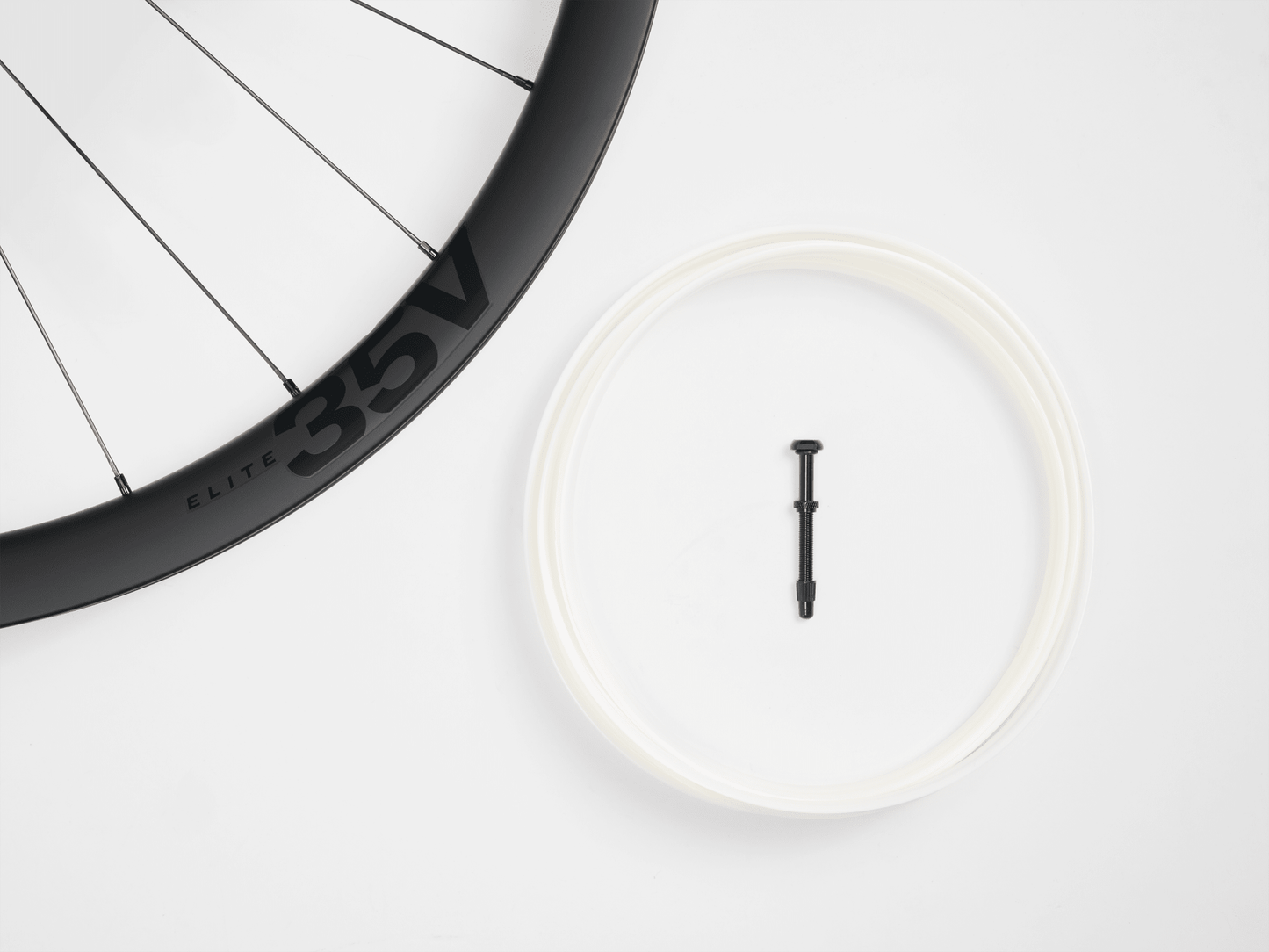 Bontrager Aeolus Elite 35V TLR Disc Road Takakiekko HG-vapaarattaalla