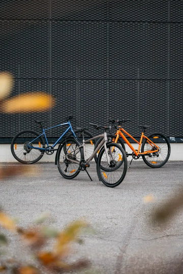 Specialized Sirrus hybridipyöriä