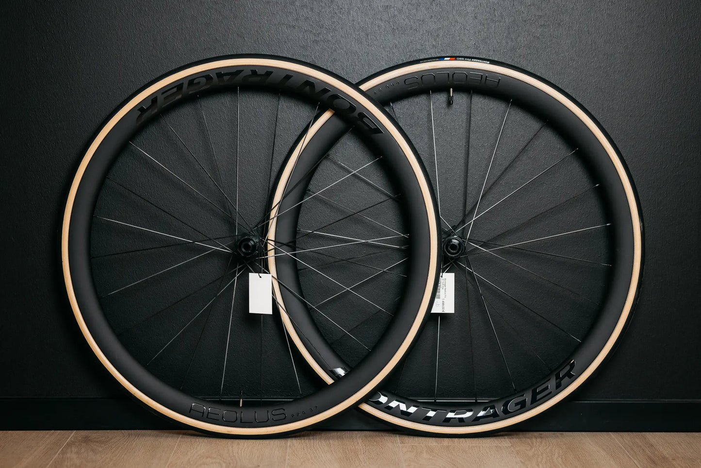 Bontrager Aeolus Pro 37 TLR Disc Kiekkosetti