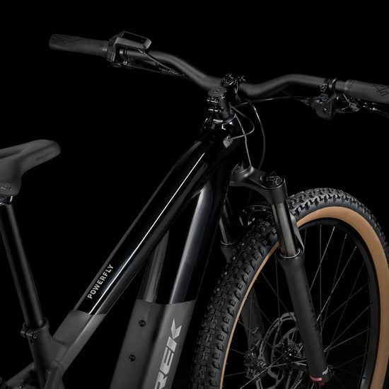 Trek Powerfly+ 4 800wh sähkömaastopyörä takaa ohjaamo