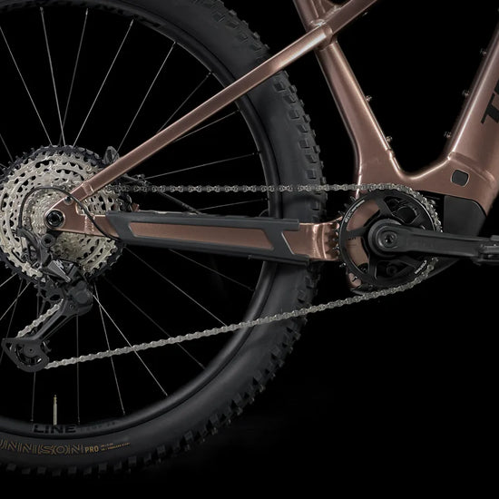 Trek Powerfly+ 8 800wh sähkömaastopyörä voimansiirto yksityiskohta