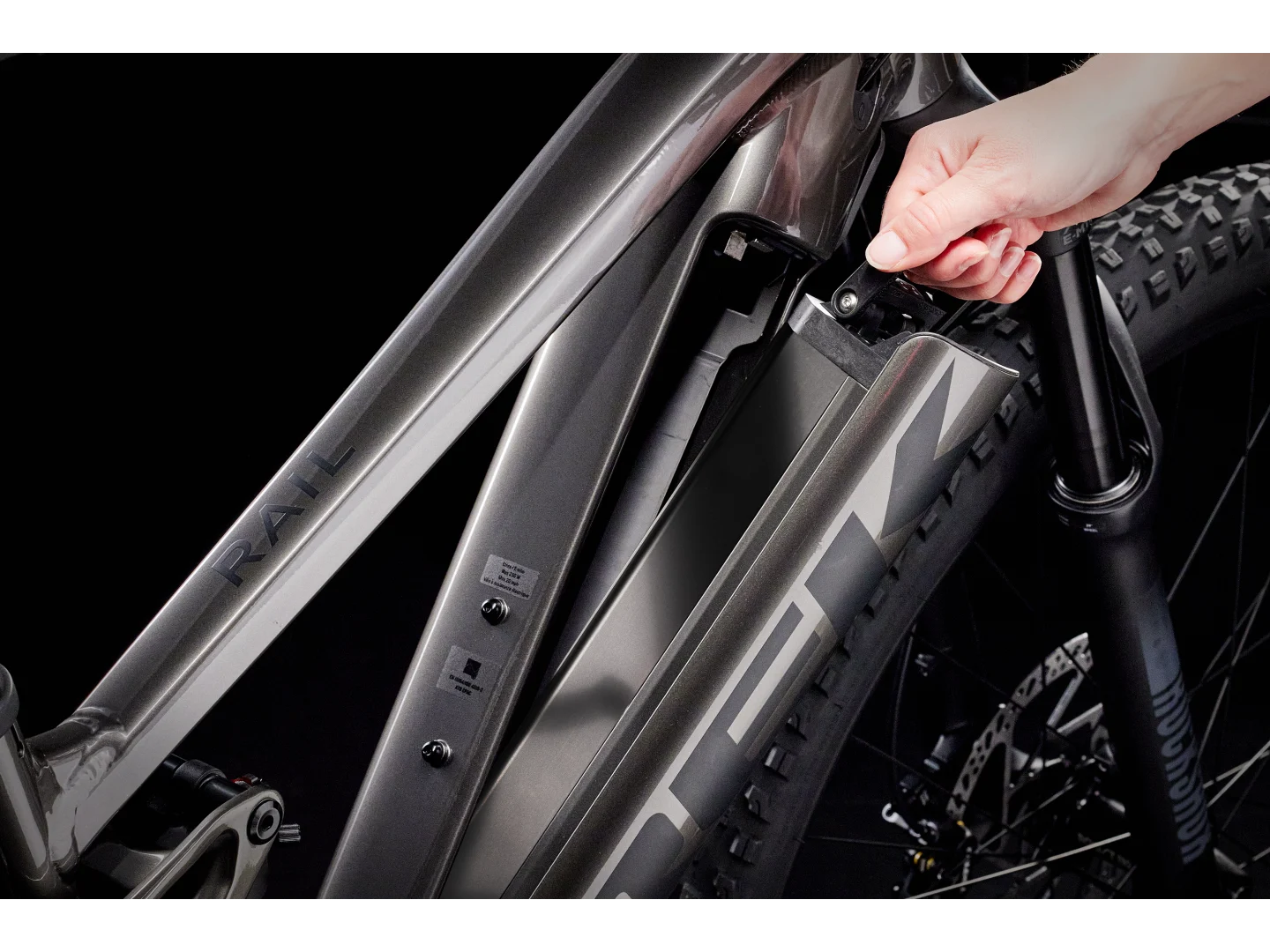 Trek rail best sale 5 625 wh